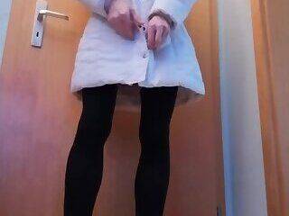 short skirt - ashemaletube.com